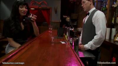 Huge Cock Ts Fucking Bartender - shemalez.com