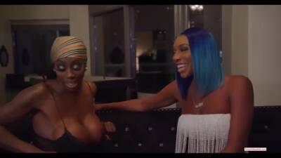 TS Paris & Ebony Mystique - ashemaletube.com