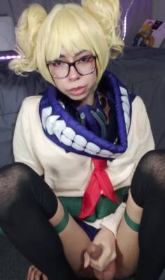 Cute trap Jess cosplaying Himiko Toga and cumming - ashemaletube.com