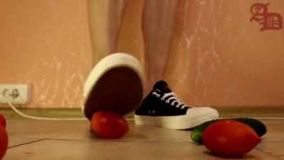 Tranny Giantess Crushes Tomatoes And Cucumber In Sneakers And Mini Shorts (crush Fetish) - shemalez.com