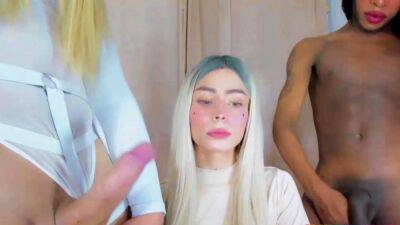 Blonde sexy trannies live on Cruisingcams com - drtvid.com